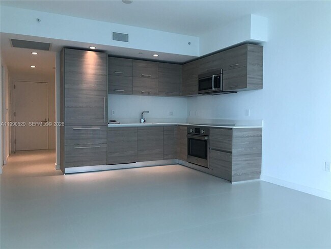 Building Photo - 1300 S Miami Ave