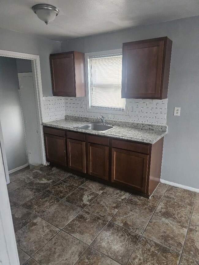 Building Photo - 12944 Rosemont Ave