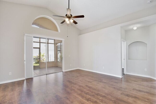 Building Photo - Lovely 3/2 Spacious Home and a 2 Car Garage in Deans Reserve - Orlando!