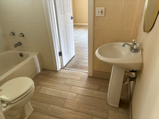 Building Photo - Historic Home in Historic Sought after New...