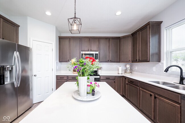 Building Photo - 10848 Sablecliff Wy