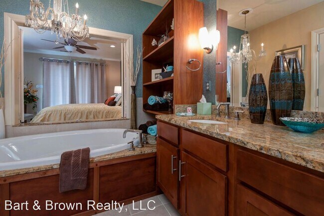 Building Photo - 2 br, 2.5 bath House - 9410 Branson Landin...