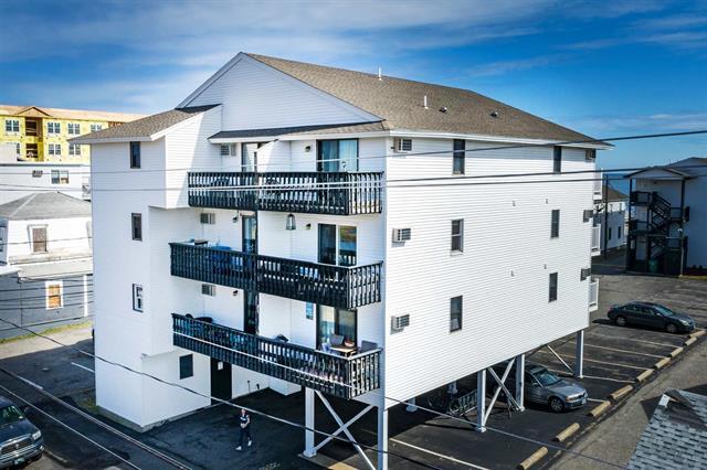Corner Unit - 415 Ocean Blvd
