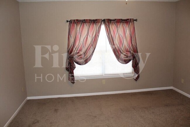 Building Photo - 10 S Burkhart Dr