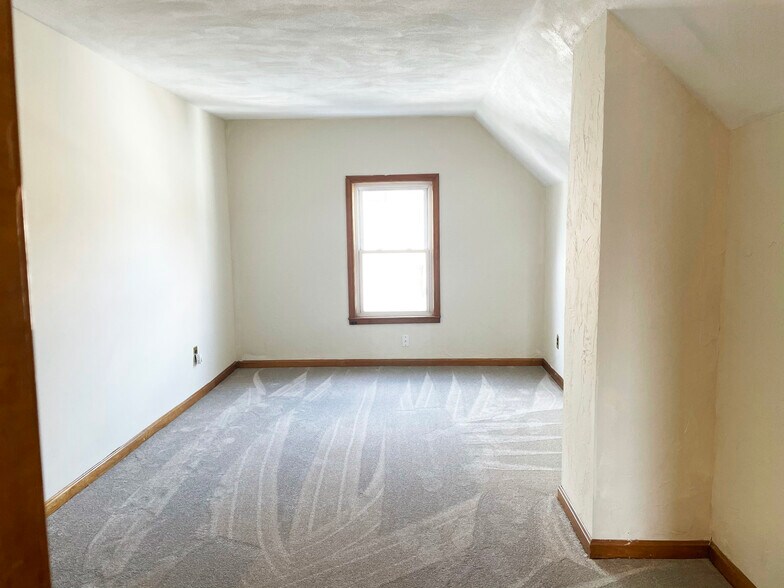 Bedroom 4 - 27 Webster Pl