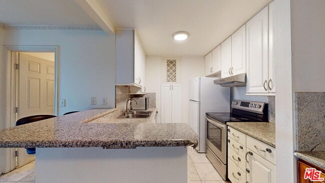 Building Photo - 7777 W 91st St