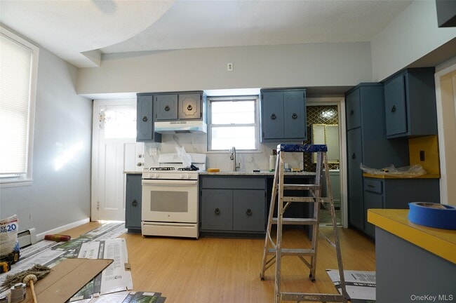 Building Photo - 91-06 97th Ave