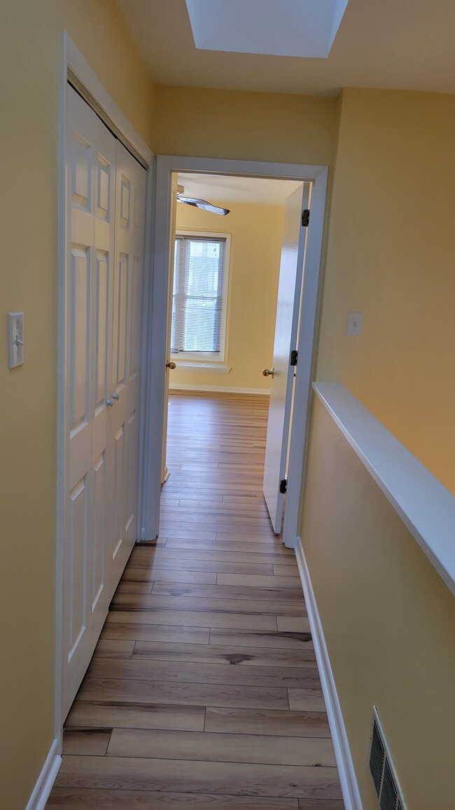 Building Photo - 3226 Brookline Rd