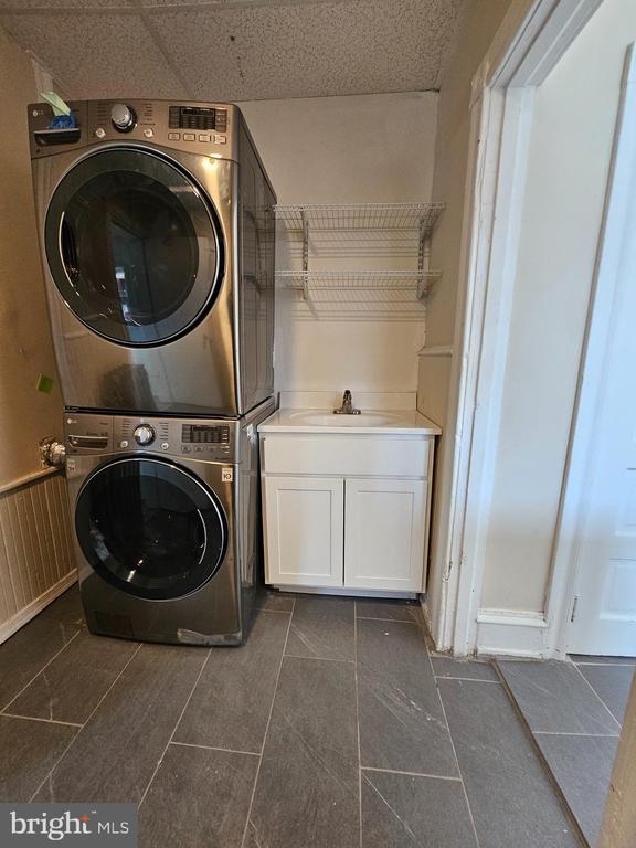 Building Photo - 718 S 52nd St