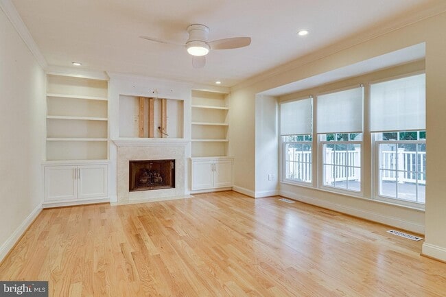 Building Photo - 6122 Bayliss Pl
