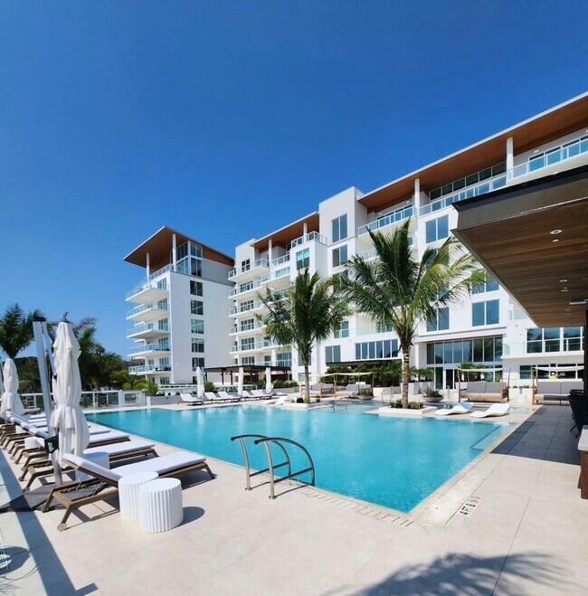 Building Photo - 1020 Sunset Point Rd