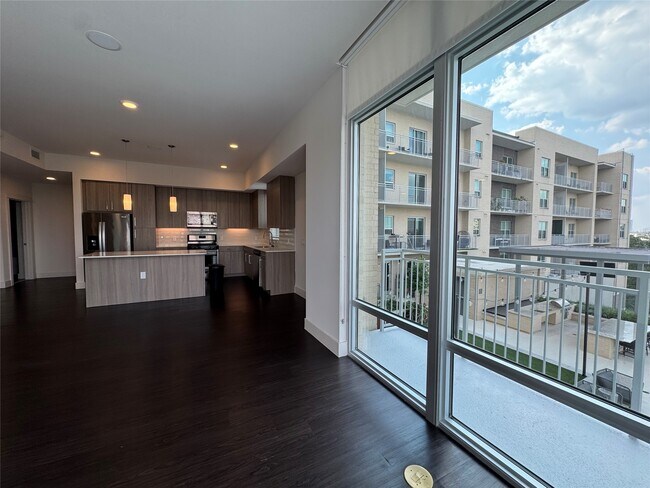 Building Photo - 3120 Smith St