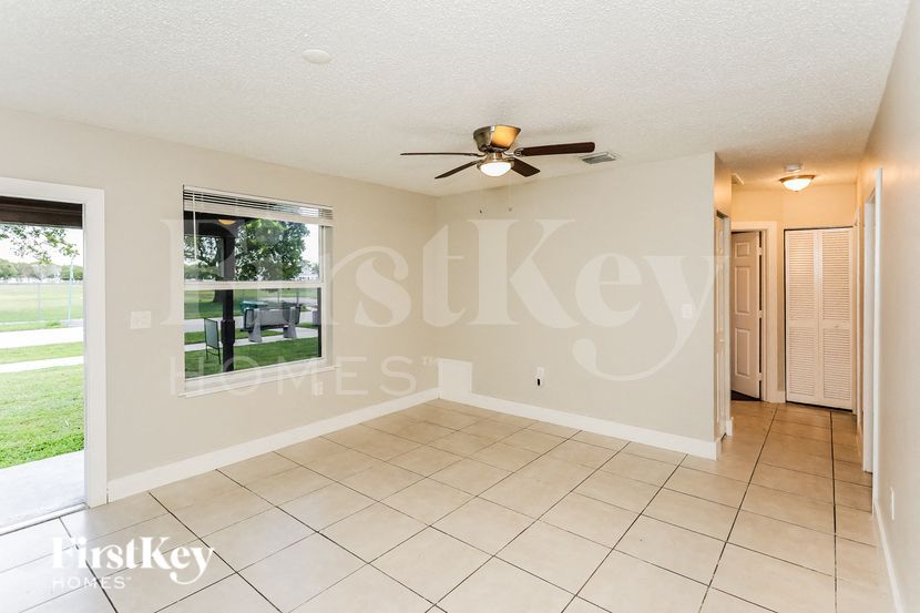 Building Photo - 14830 SW 103rd Ave