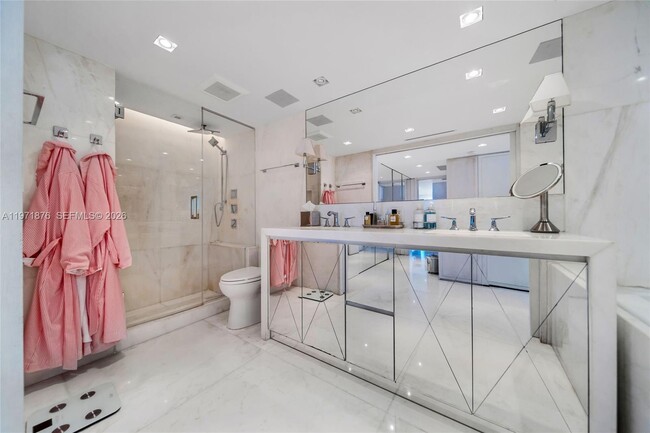 Building Photo - 11 Island Ave