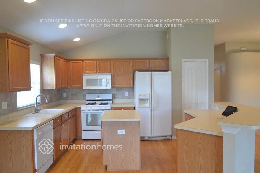 Building Photo - 1021 Torreya Way
