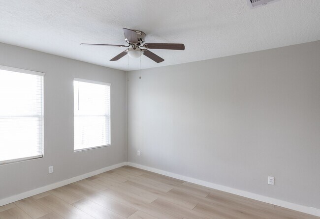 Building Photo - 2830 Bay Oaks Harbor Dr