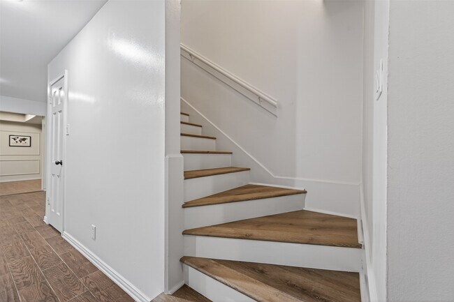 Building Photo - 5530 Holly St