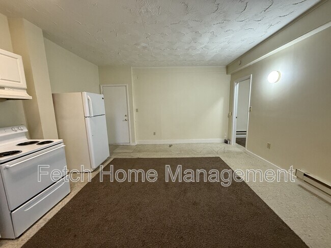 Building Photo - 357 S 3rd St