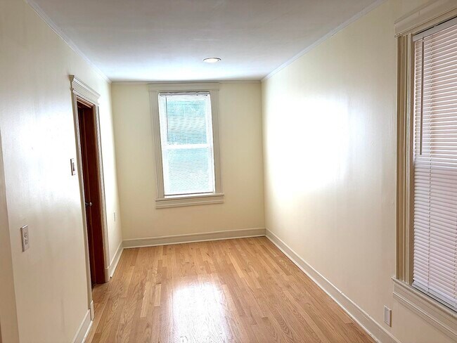 Building Photo - 314 Webster Ave