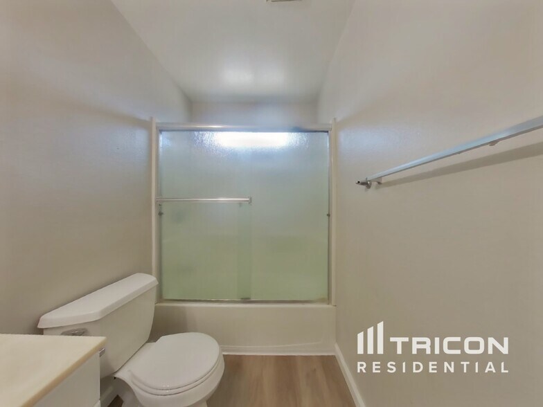 Building Photo - 515 Tisdell Dr