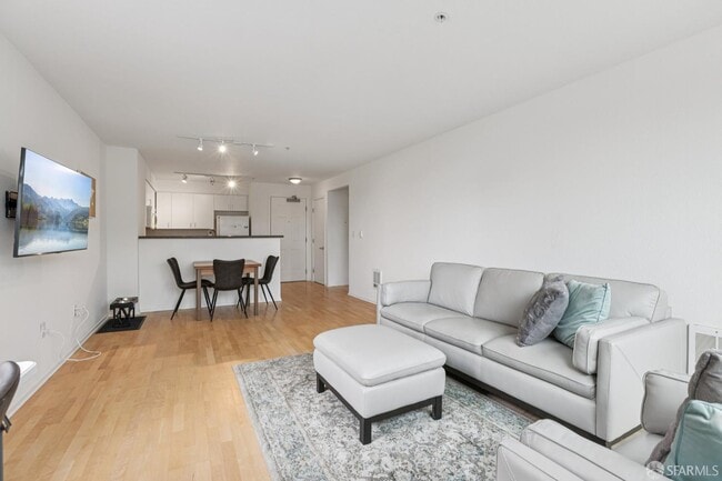 Building Photo - 8300 Oceanview Terrace