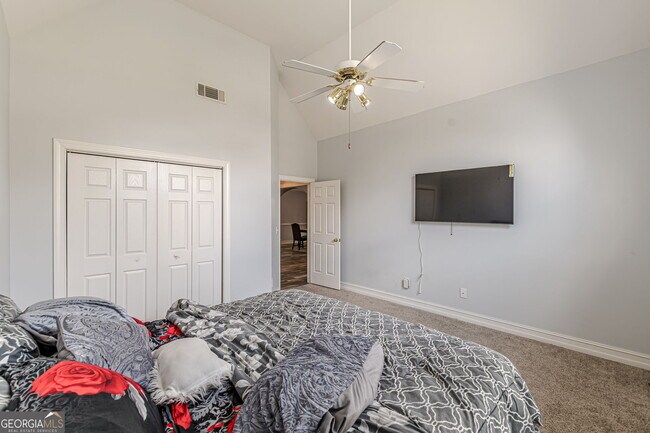 Building Photo - 203 Prestwick Way N