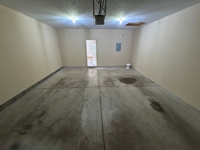 Building Photo - Modern & Spacious 3-Bedroom Ranch Condo – Coming April 2026!