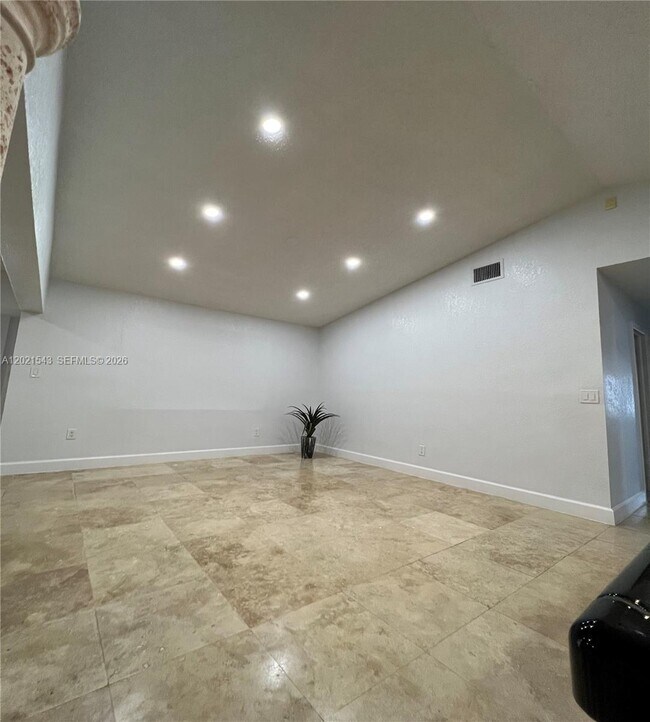 Building Photo - 15540 SW 156th Ave
