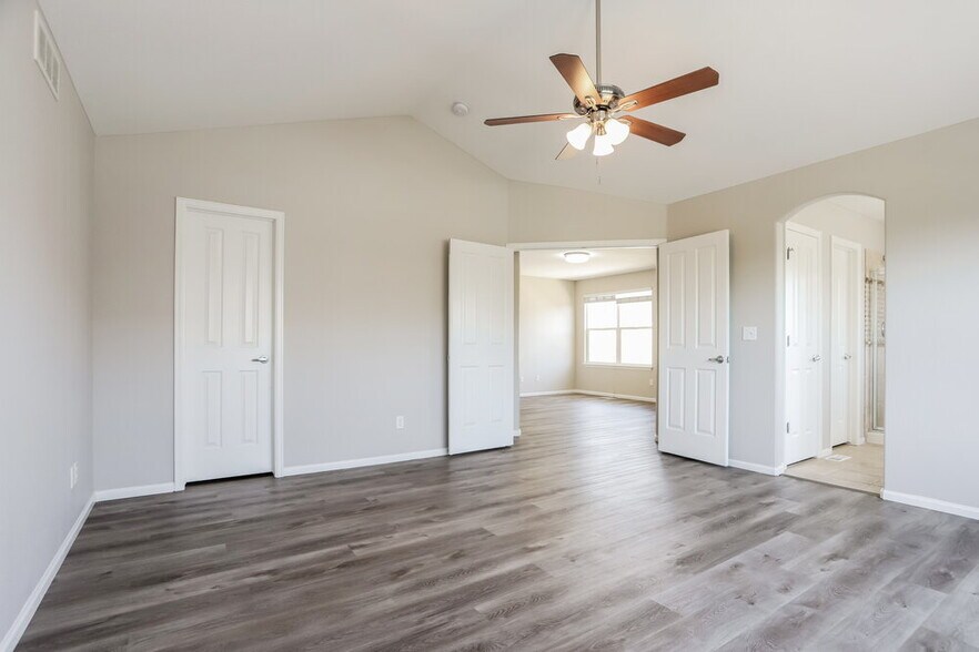 Building Photo - 1711 Red Poppy Dr
