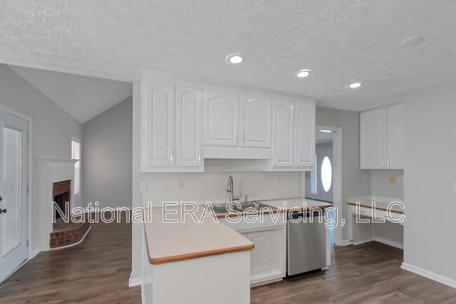 Building Photo - 455 Trelawney Cir