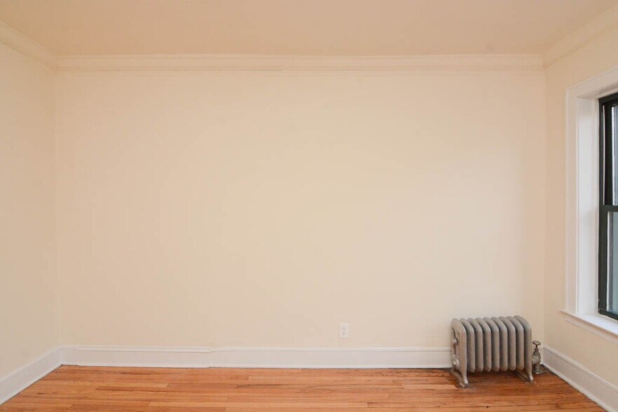 Building Photo - 2332.5 N Spaulding Ave