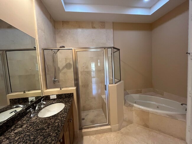 Building Photo - 270 NE 69th Cir