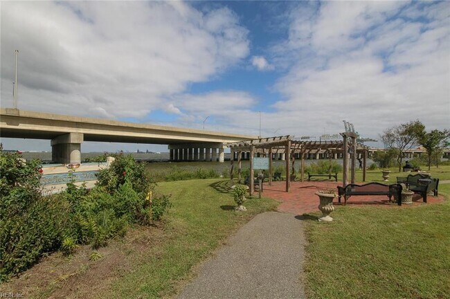 Building Photo - 146 Florida Ave