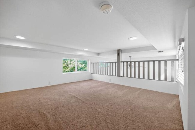 Building Photo - 121 1st Ave