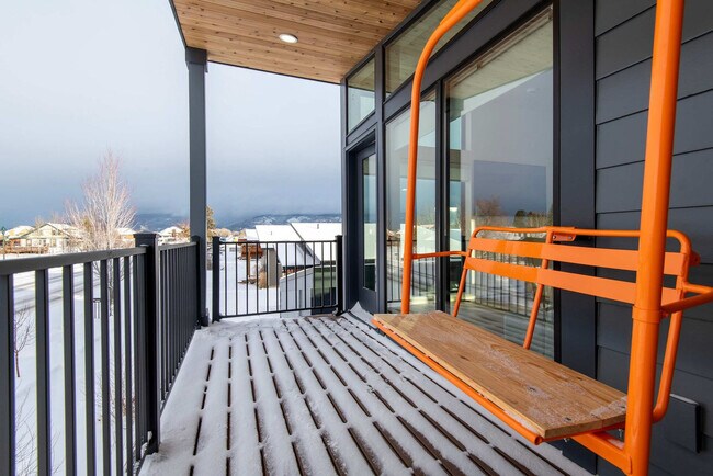 Building Photo - 27 4th St E