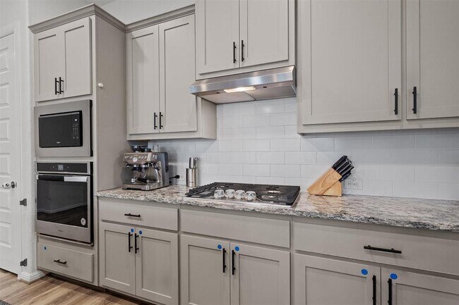 Building Photo - 5855 San Savino Dr
