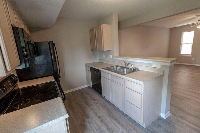 Building Photo - 4001 Snowy Owl Dr