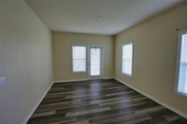 Building Photo - 3757 Conroy Rd