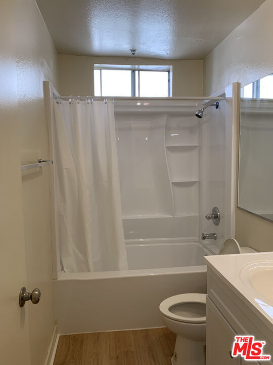 Building Photo - 420 S Harvard Blvd