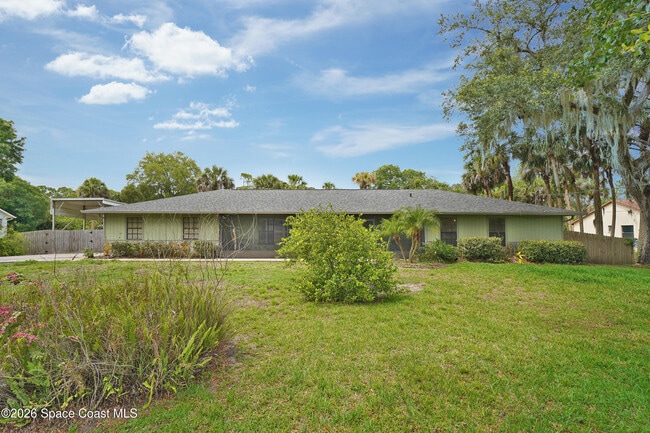 Building Photo - 670 Kings Way