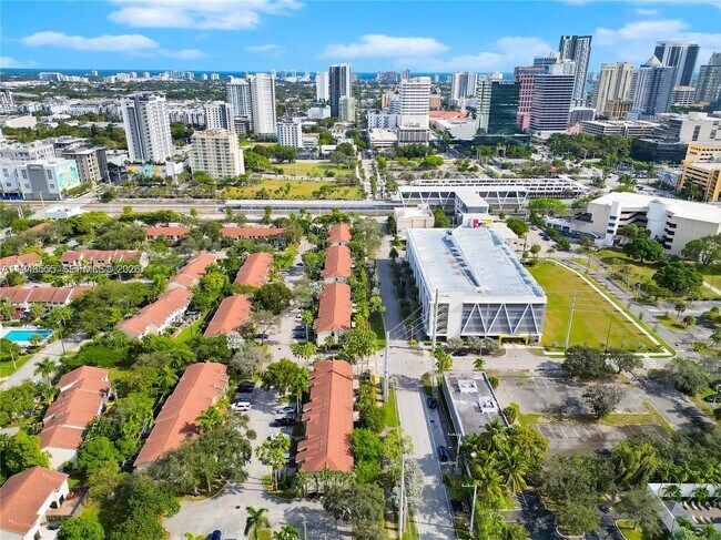 Building Photo - 252 City View Dr