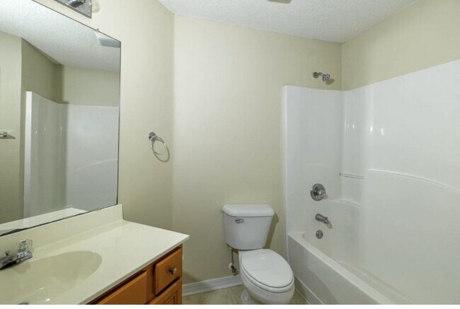 Building Photo - 3514 Farrington Ct