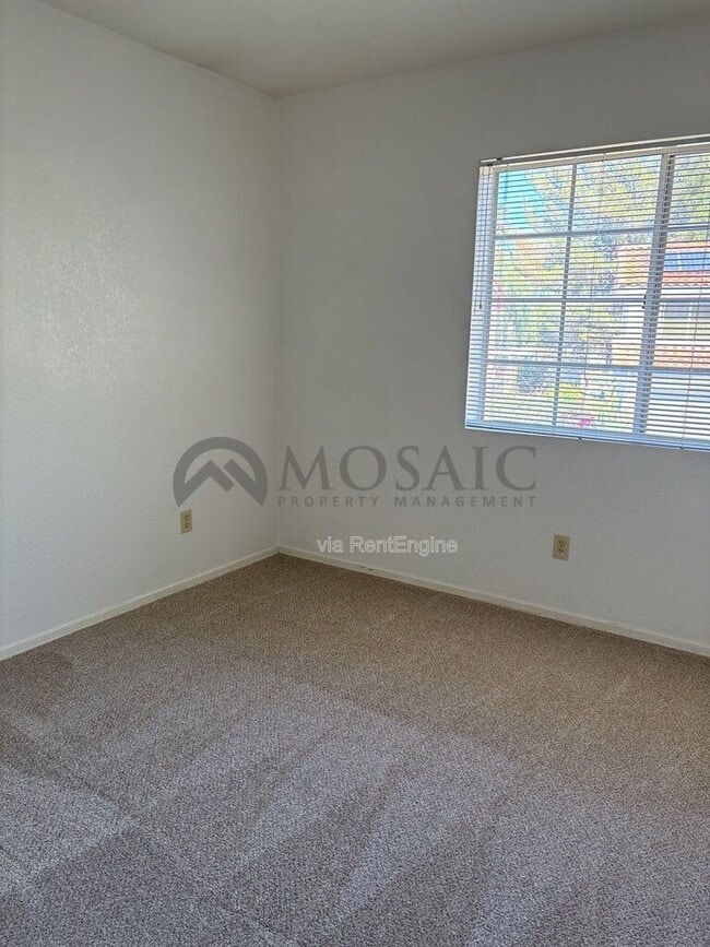 Building Photo - 3933 W Rene Dr