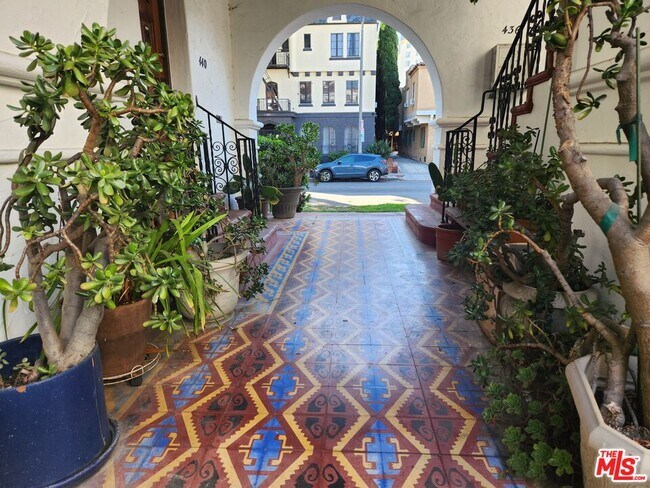 Building Photo - 438 Cochran Ave