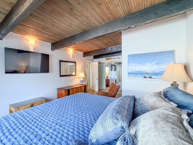 Building Photo - 1327D - The Sea Bum Sanctuary | 2 Bed 2 Ba...