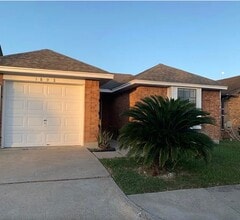 Building Photo - 1802 Bobcat Ln