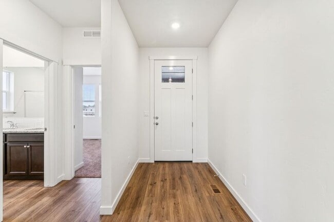 Building Photo - 7877 E Beaufort St