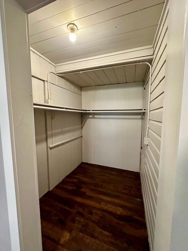 Building Photo - 312 Cooper St