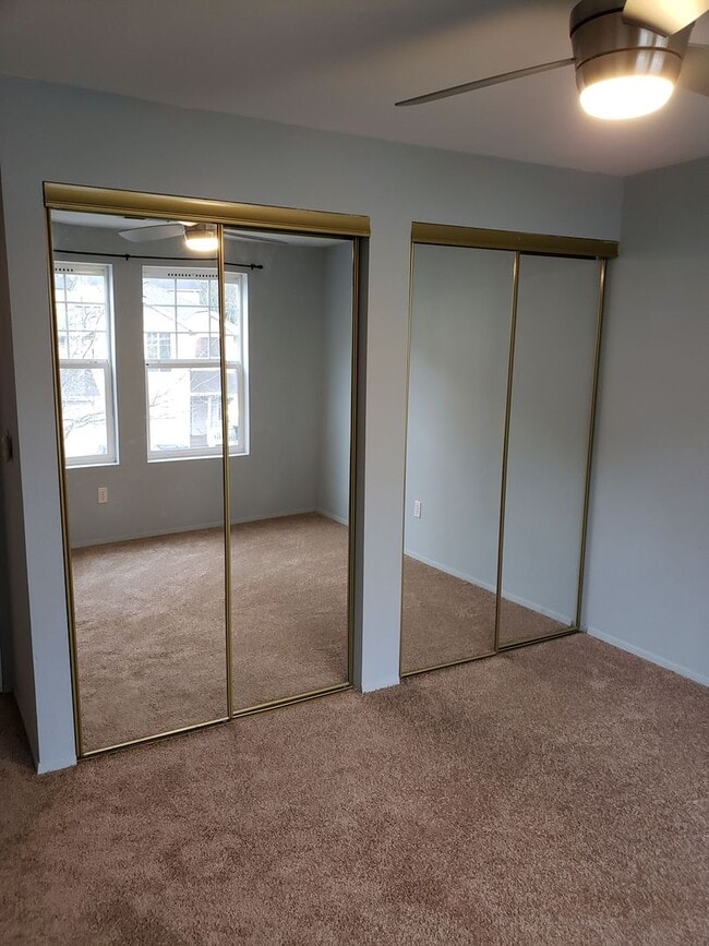 Building Photo - Beautiful Three Bedroom Centrally Located!