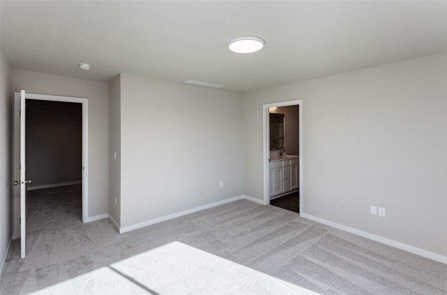 Building Photo - 6129 Tungsten Dr